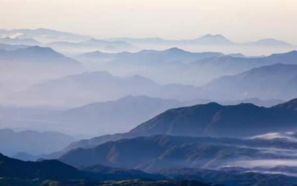 旅游攻略 篇一：泉州德化石牛山现绝美云海奇观，简直太壮观了